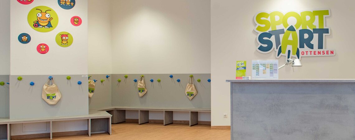 Empfang der Kindersportschule mit Garderobe